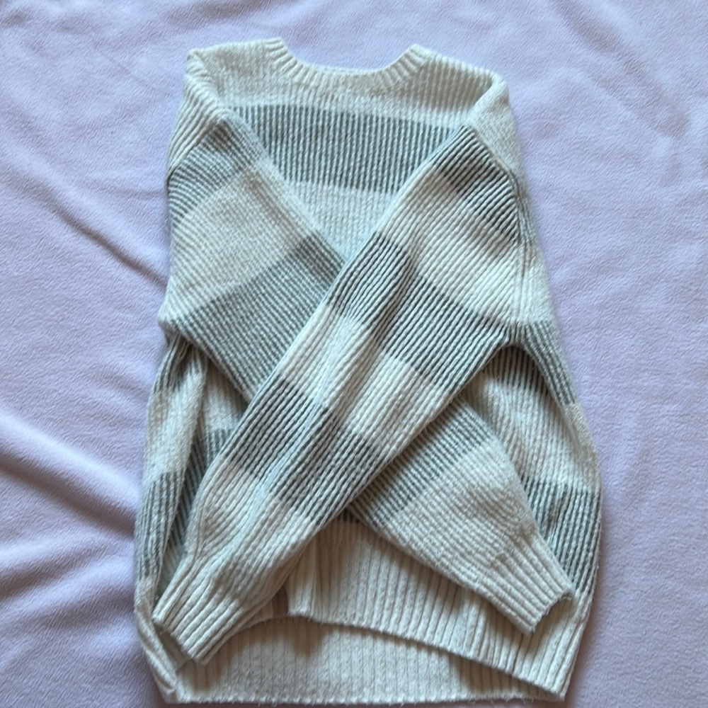 hollister, size:xxs, striped, gray and cream/white